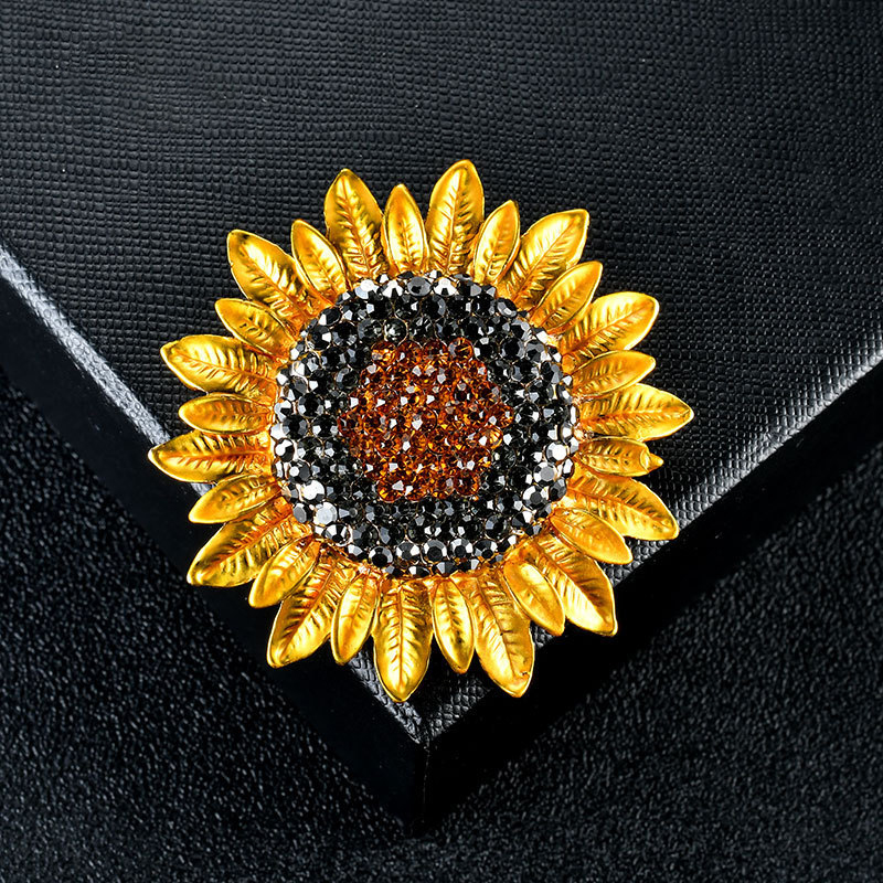New Flower Brooch Trend Style  - Women Formal Wear Trends reseña y precio